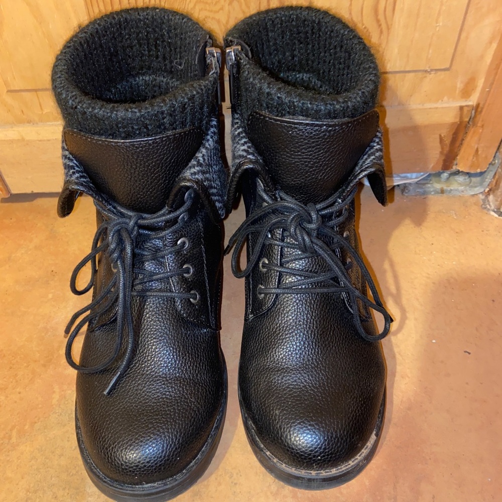 Combat boots